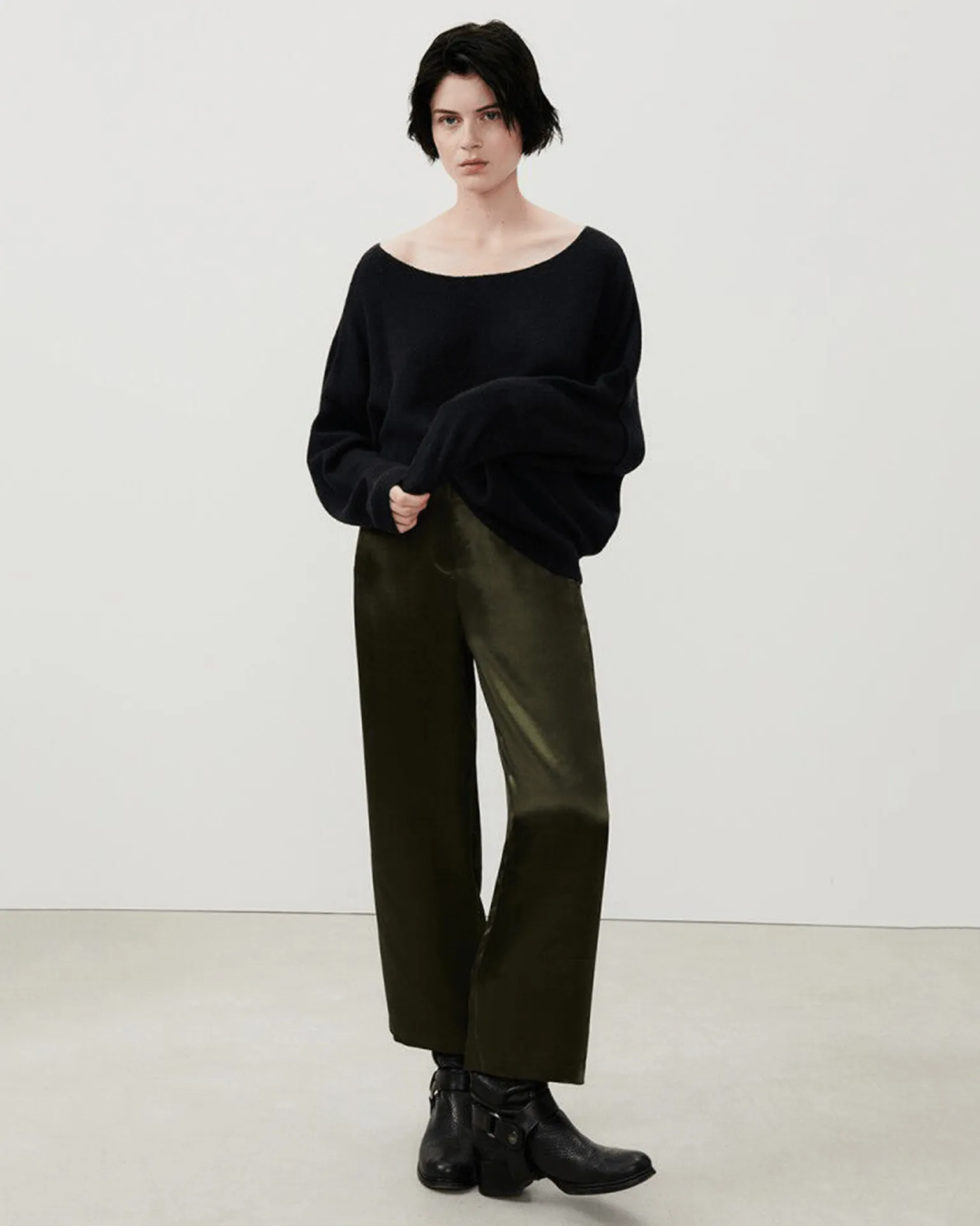 Damsville Boatneck Sweater in Noir