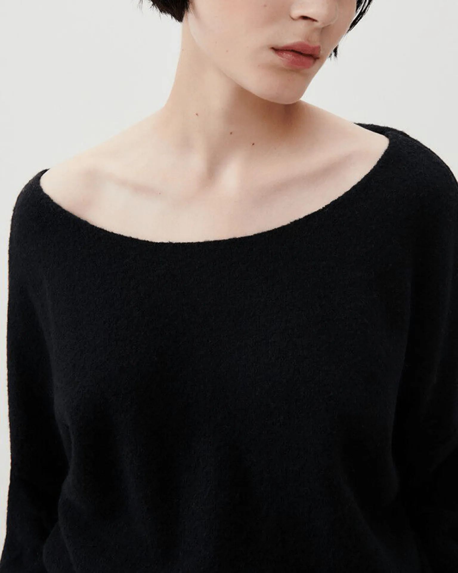Damsville Boatneck Sweater in Noir