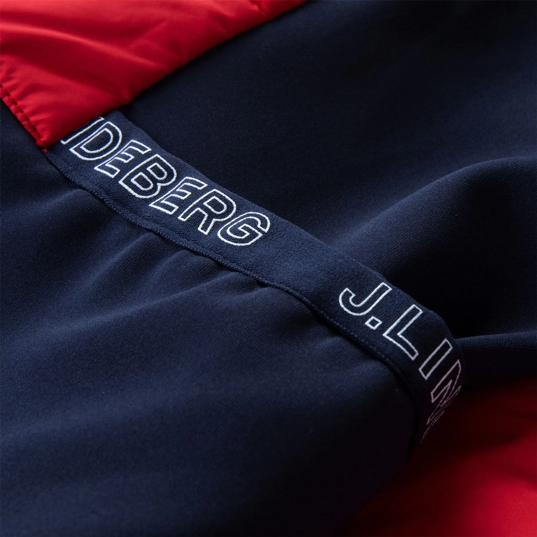 Kenny Hybrid Vest Barbados Cherry - AW22