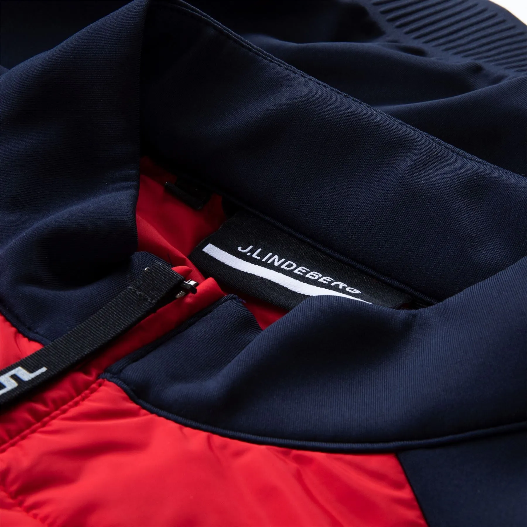 Kenny Hybrid Vest Barbados Cherry - AW22